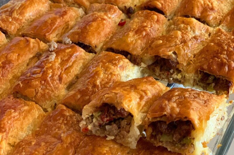 BAKLAVA YUFKASINDAN KIYMALI BÖREK